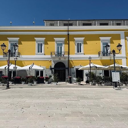 Palazzo Bonomi Hotell Bisceglie Exteriör bild