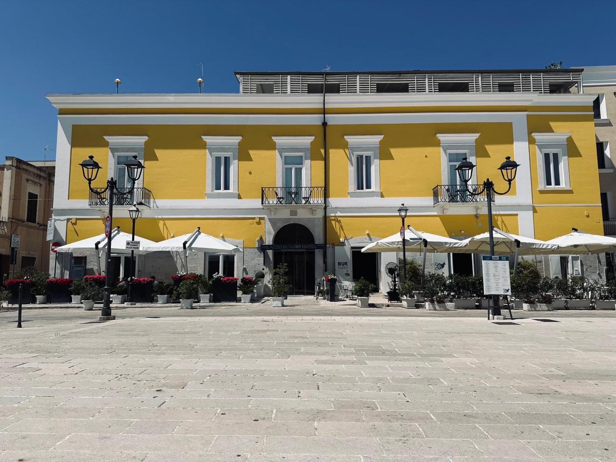 Palazzo Bonomi Hotell Bisceglie Exteriör bild